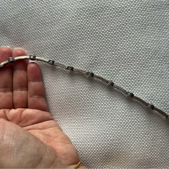 VINTAGE Judith Jack Sterling Silver Narrow Knot
Marcasite Bracelet - Picture 6 of 6